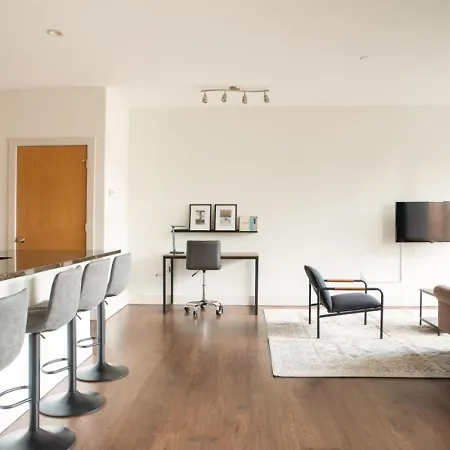 Flexhome East Side 2Br Cg2 - Near Lakefront With Gym And Balcony